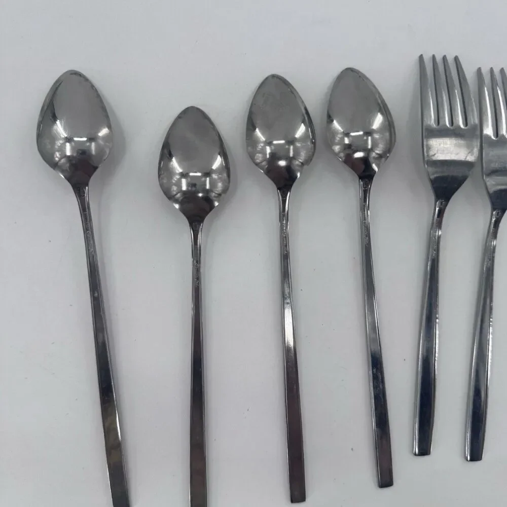 Lot of 17 1881 Rogers Oneida Ltd Melissa pattern stainless Forks Knives Spoons